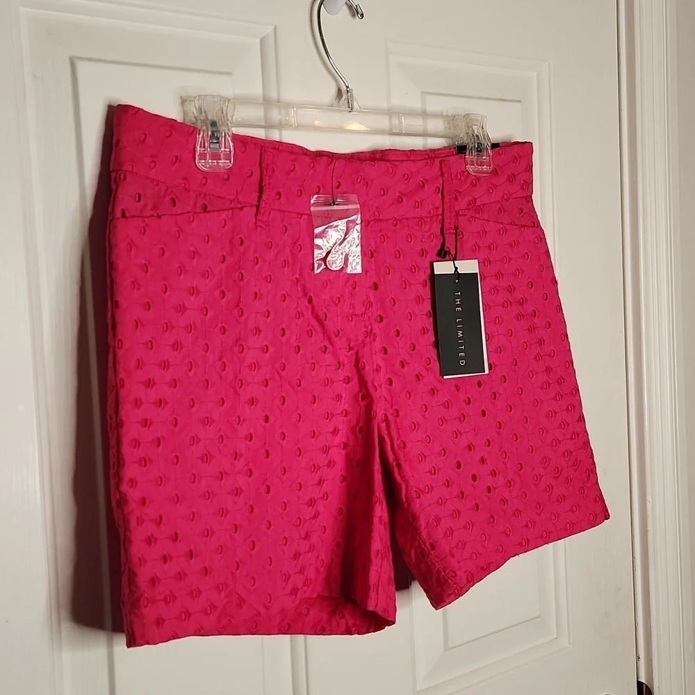 The Limited Hot Pink Eyelet Tailored Short Size 8 - Picture 3 of 15